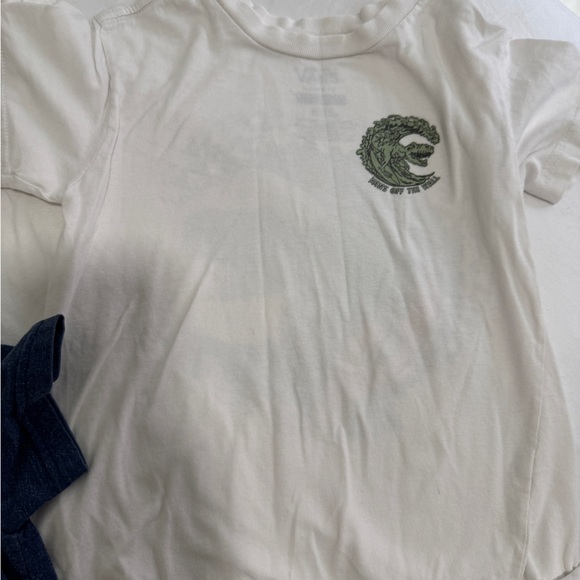 3T Vans/Quiksilver t-shirts - Picture 4 of 6